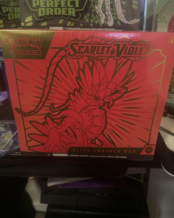 Scarlet & Violet (Red) Elite Trainer Box